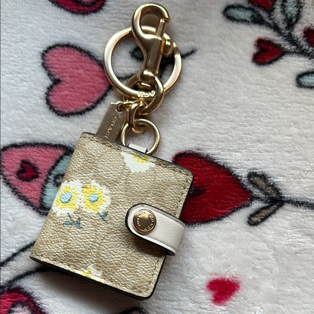Floral Beige Coach Picture wallet Keychain